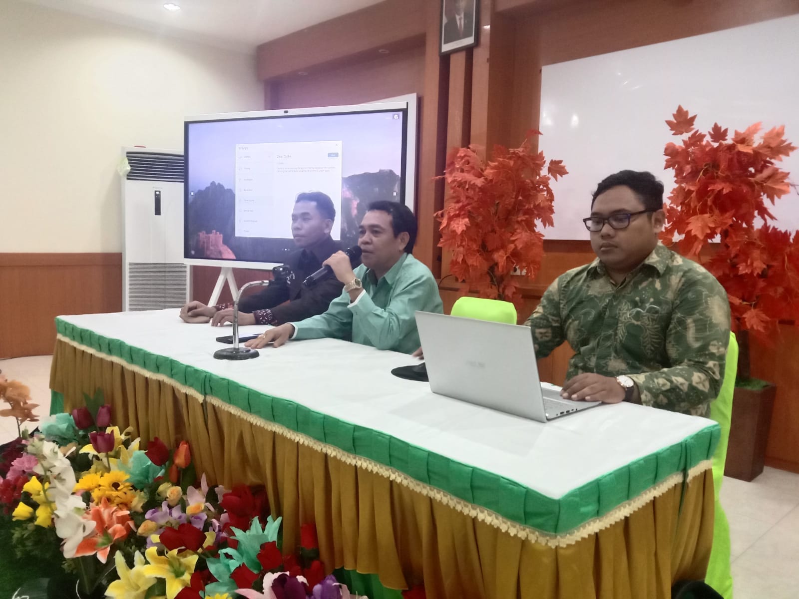 MENUJU DAYASAING INTERNASIONAL PASCASARJANA UMMAT PERKUAT TATA KELOLA DAN KURIKULUM BERBASIS OBE