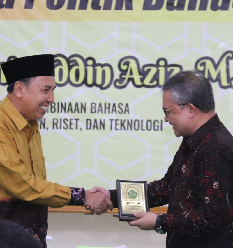 UMMAT gelar Kuliah Umum Arah Baru Politik Bahasa bersama Prof E Aminuddin Azis. M.A, Ph.D