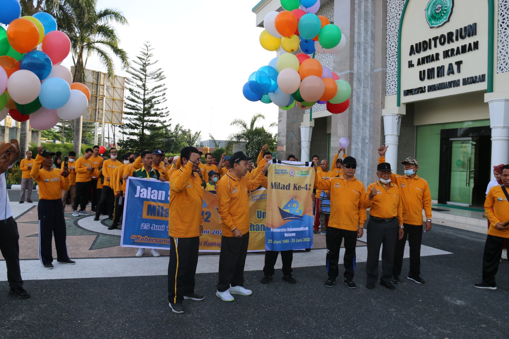 MILAD KE-42, UMMAT GELAR JALAN SEHAT DENGAN TEMA KEBERSAMAAN MEWUJUDKAN KEMAJUAN