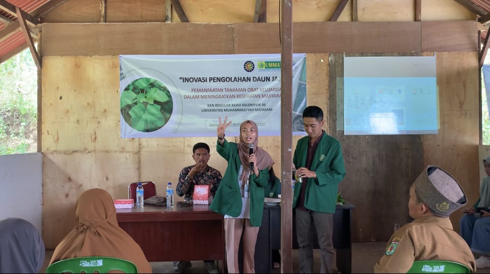 KELOMPOK 46 KKN DESA SEGARA KATON MENGEDUKASI PEMBUATAN OBAT HERBAL DAUN JARAK DENGAN KEMASAN MODERN KEPADA MASYARAKAT