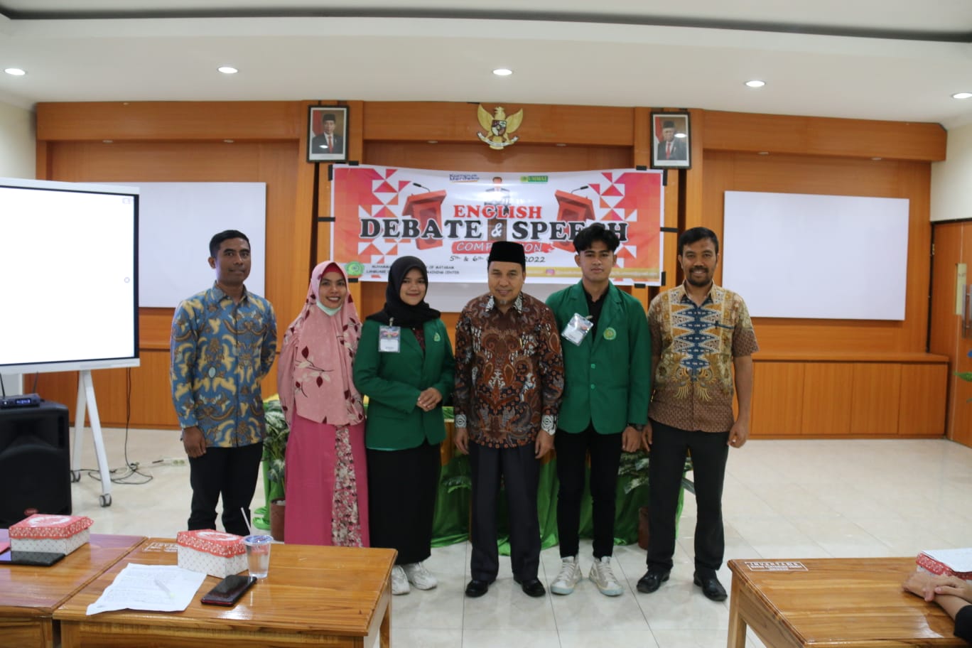 LANGUAGE DEVELOPMENT AND TRAININGS CENTER, UMMAT MENGADAKAN ENGLISH DEBATE AND SPEECH COMPETITION