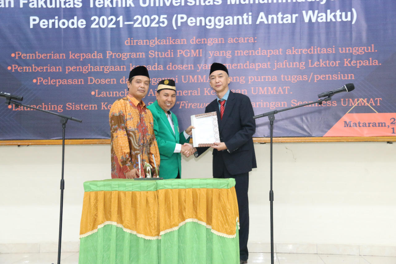 PELANTIKAN DEKAN FAKULTAS TEKNIK UNIVERSITAS MUHAMMADIYAH MATARAM PERIODE 2021-2025