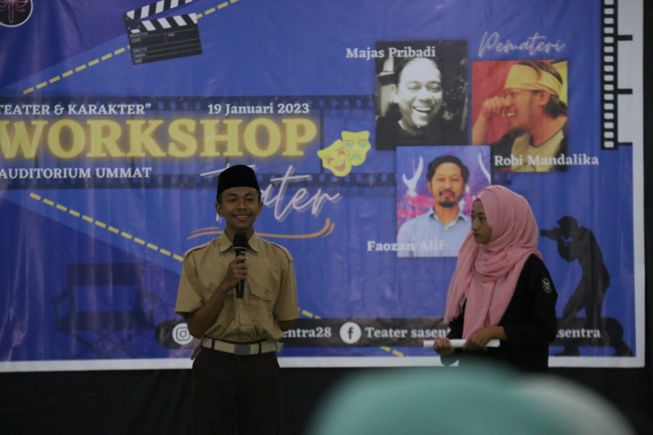 TEATER SANSENTRA UMMAT GELAR WORKSHOP TEATER SMA/MA/SMK SE-NTB