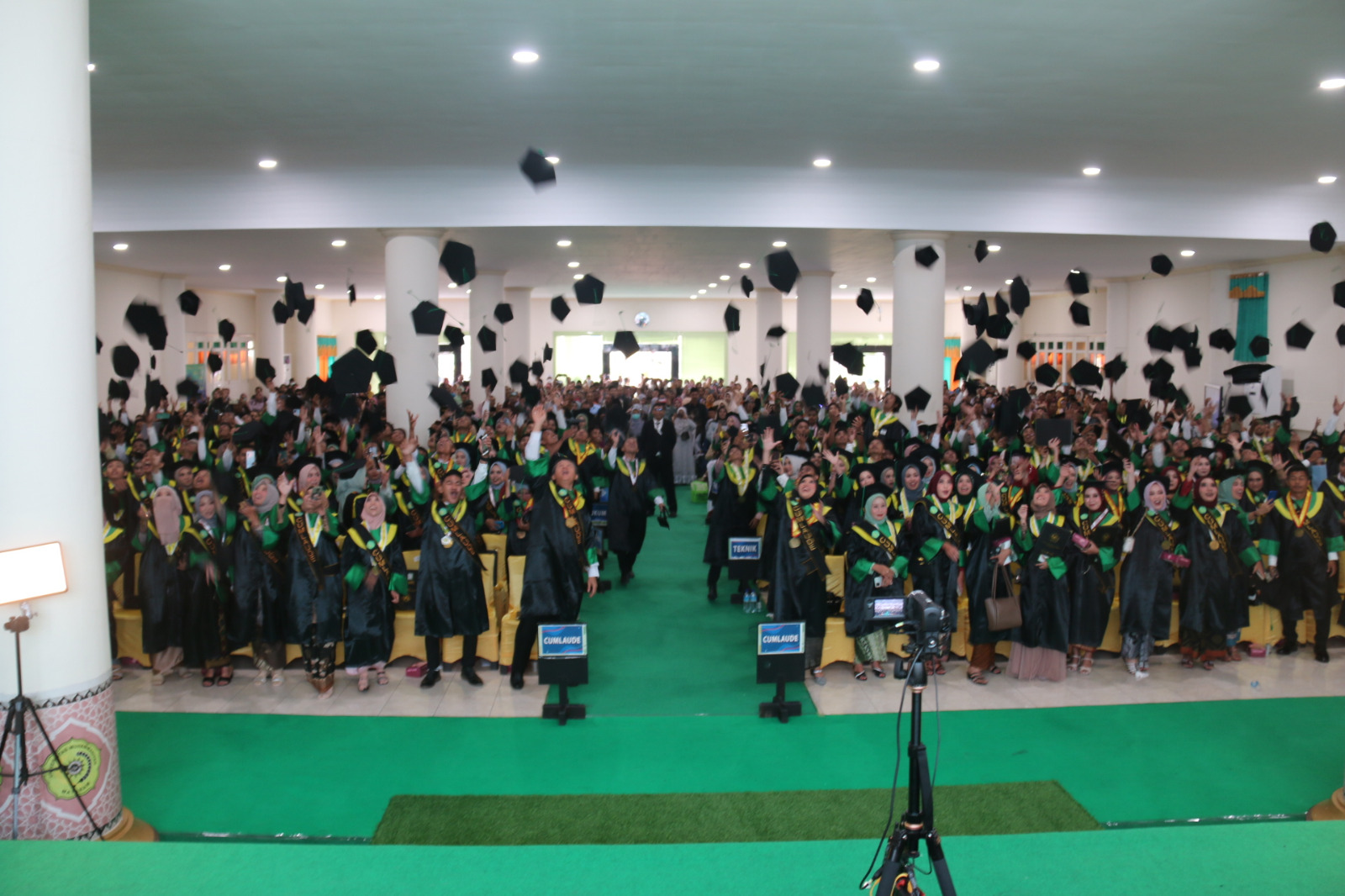 WISUDA KE-55 UMMAT, REKTOR MINTA ALUMNI MENJADI MOTIVATOR SEKALIGUS CORONG MUHAMMADIYAH