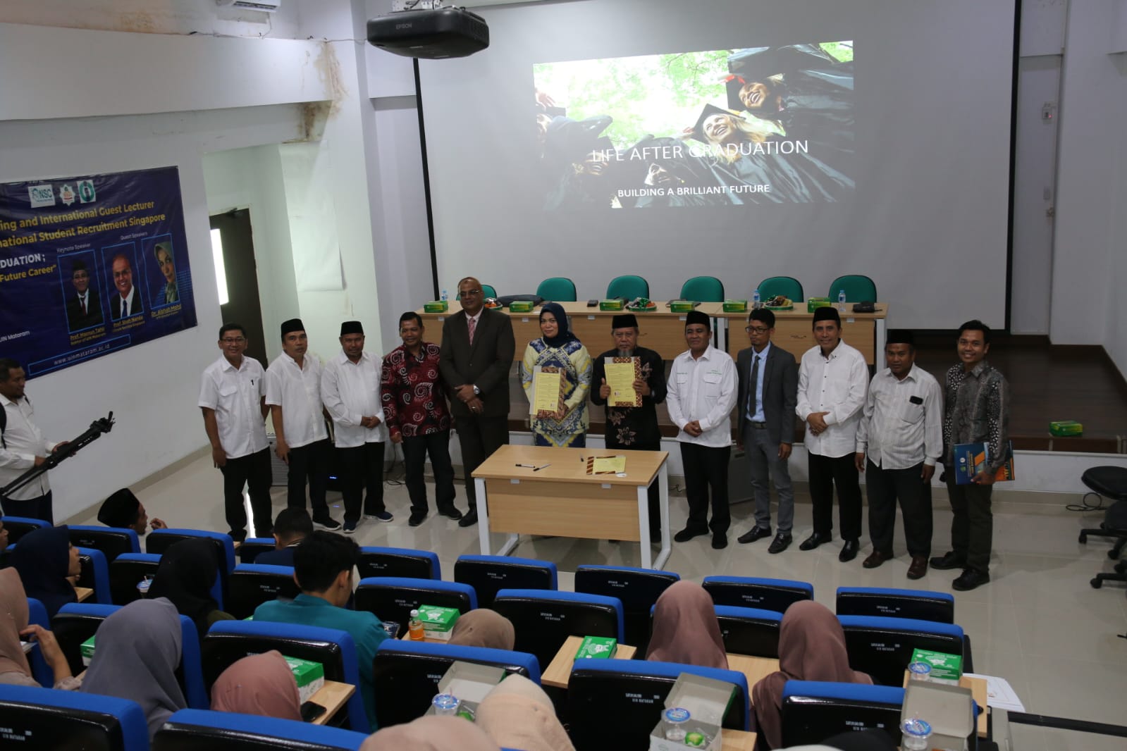 PENANDATANGANAN MEMORANDUM OF UNDERSTANDING (MoU) UNIVERSITAS MUHAMMADIYAH MATARAM DENGAN UNIVERSITAS ISLAM NEGERI MATARAM, NTB SOLUTION CENTER & I-CIRCLE SERVICE CENTER