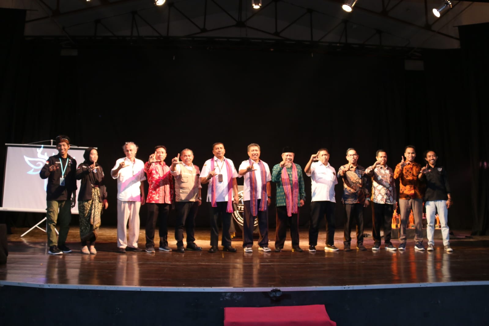 PEKAN TEATER PELAJAR SE-NUSA TENGGARA BARAT DIBUKA DENGAN SEGAR DI TAMAN BUDAYA NTB