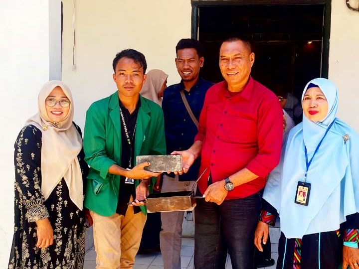 KKN UMMAT Berdampak: Mahasiswa Hadirkan Inovasi Paving Blok dari Sampah Plastik dan Edukasi Masyarakat Cegah Pencemaran Laut
