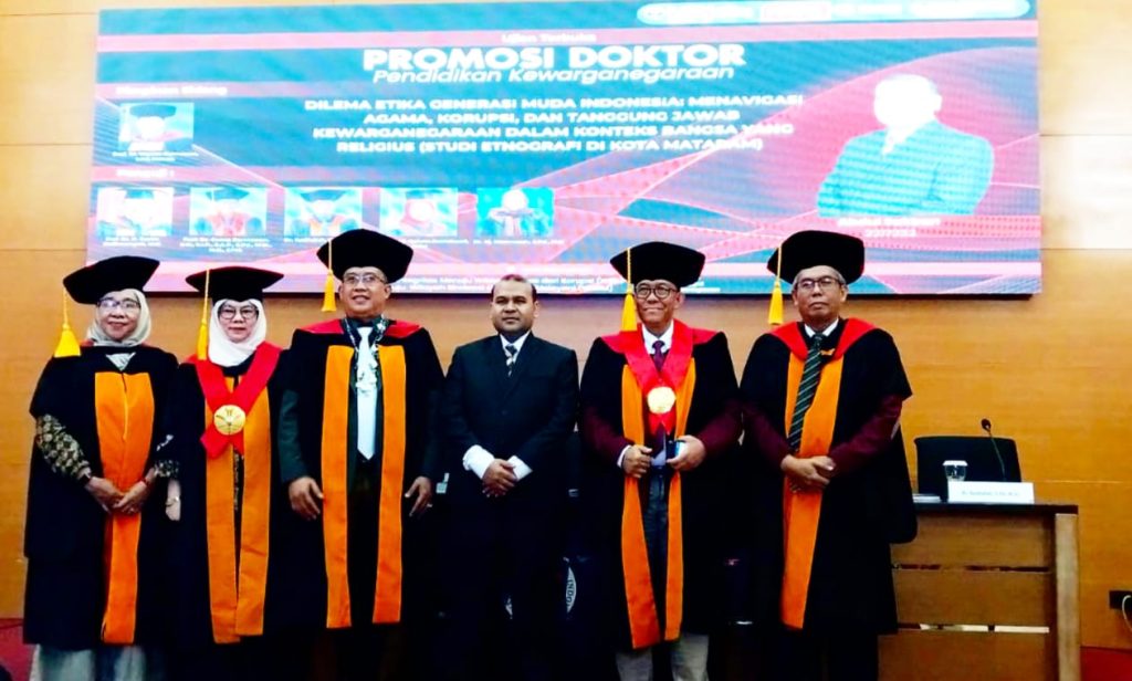 Dosen UMMAT Cetak Sejarah: Disertasi 1.738 Halaman dan Lahirnya Teori Religious-Civic Dissonance